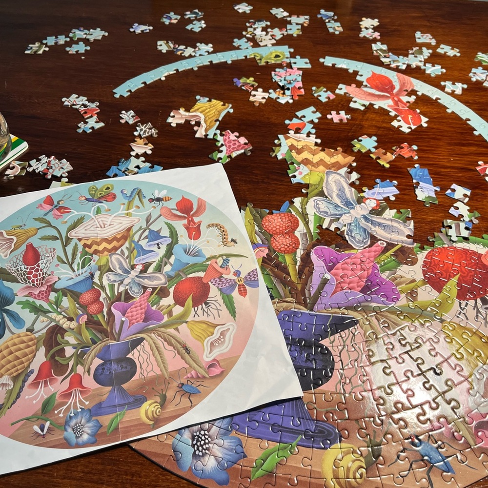 Circular flower puzzle